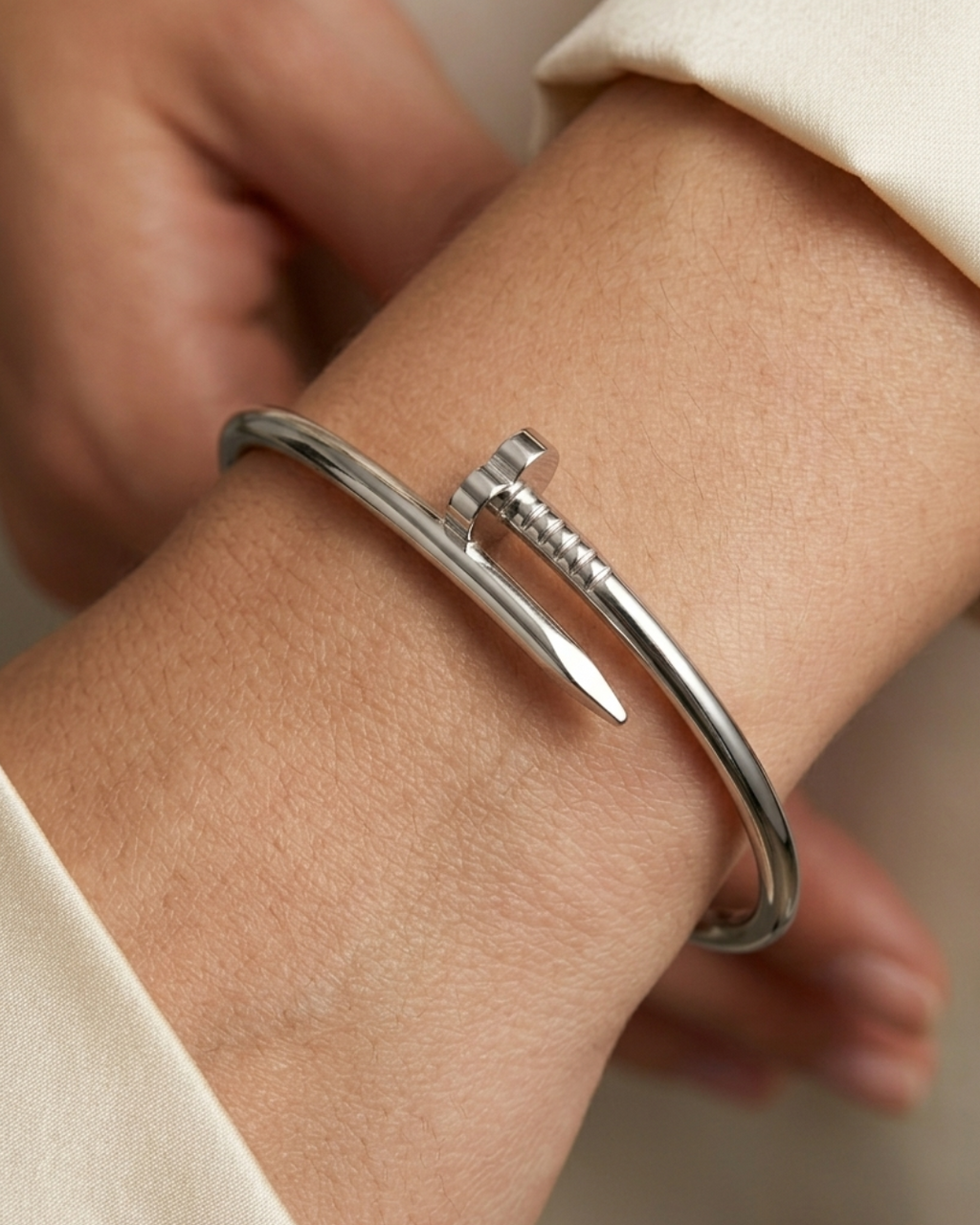 Heart nail cuff
