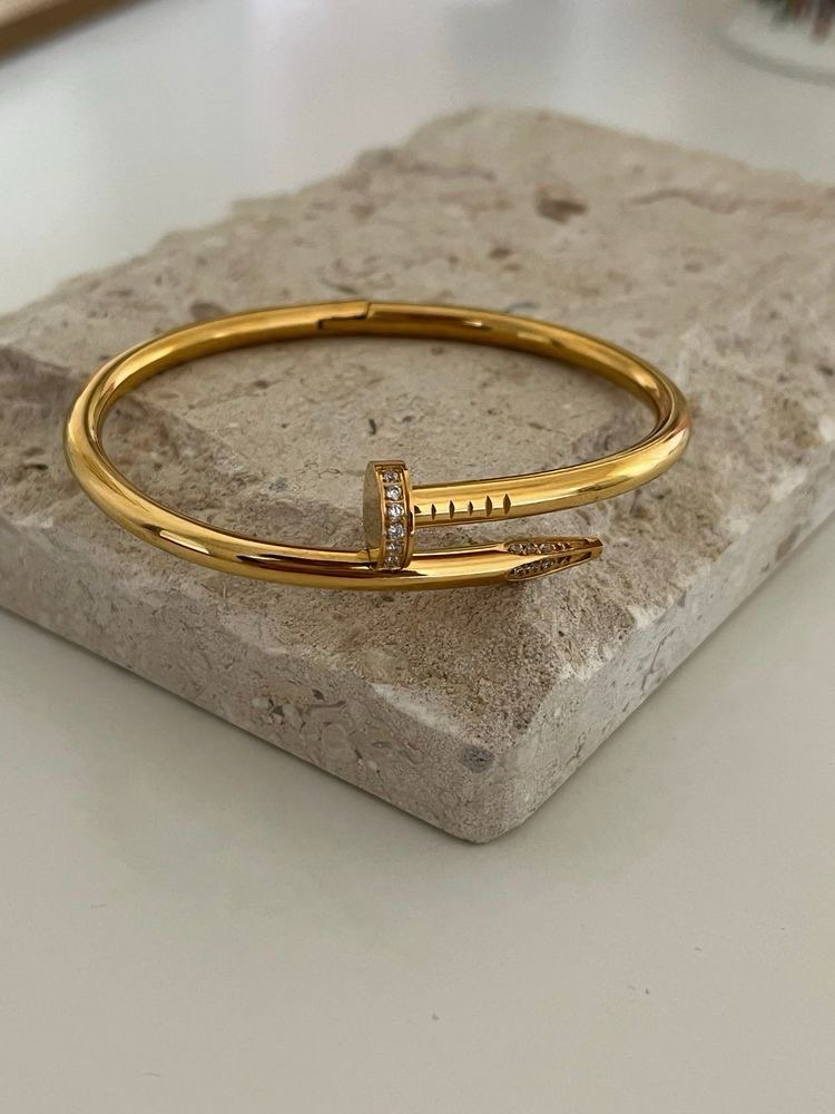 Nail cuff